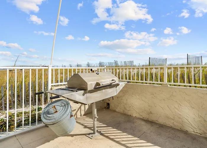 Apartment Edgewater 52 By Youngs Suncoast