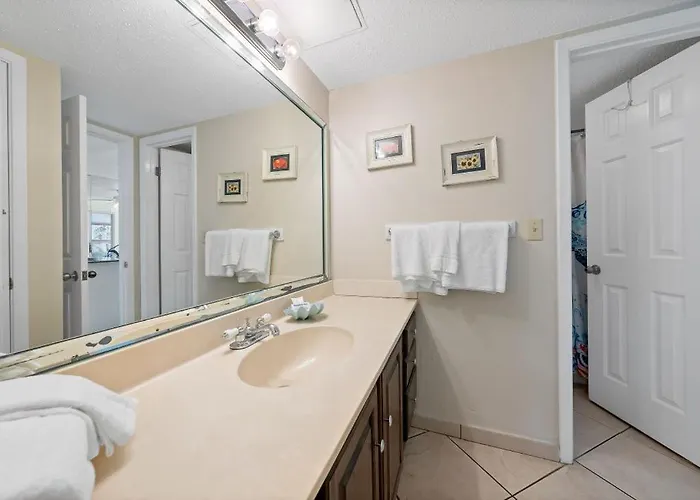 Edgewater 52 By Youngs Suncoast Apartment *