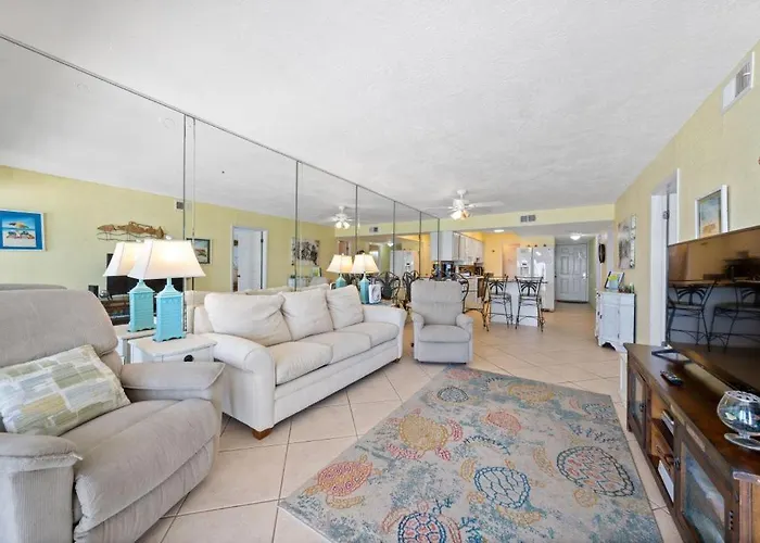 Edgewater 52 By Youngs Suncoast Apartment